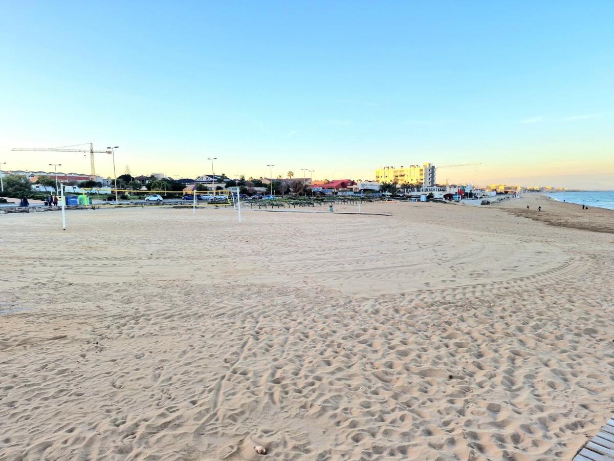 Cozy Apartment With Sea View Torrevieja Exterior photo